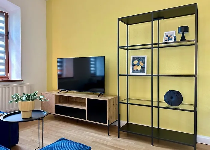 Gassentraum Neu Mit Balkon